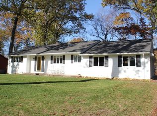 120 Edgewater Rd, Agawam, MA 01001