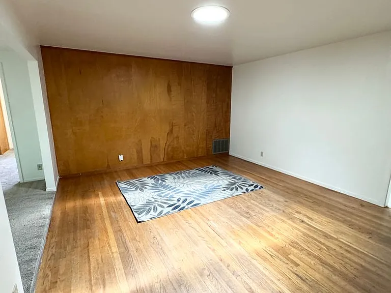 5219 Huston Ct — Photo 3