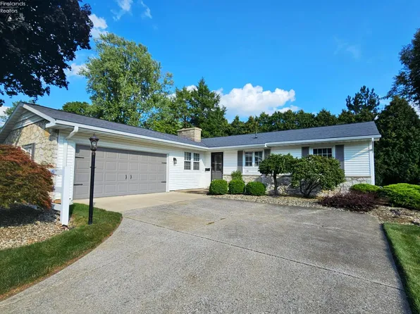 16 Breezewood Dr, Norwalk, OH 44857