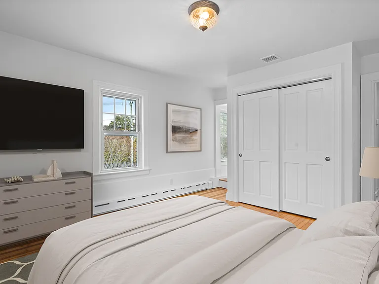 74 Montauk Hwy — Photo 11