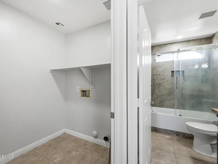 1330 S 121st Dr — Photo 16