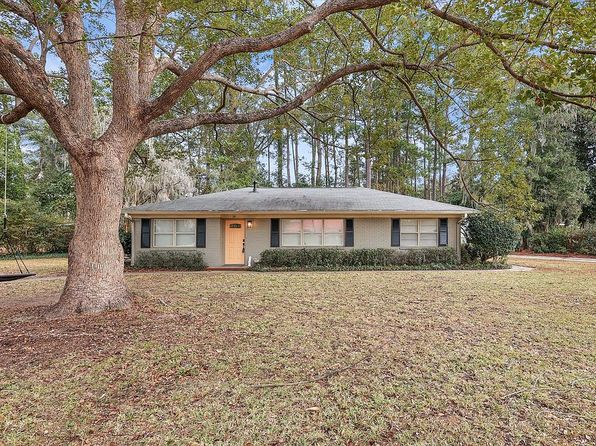 14 Summit Dr