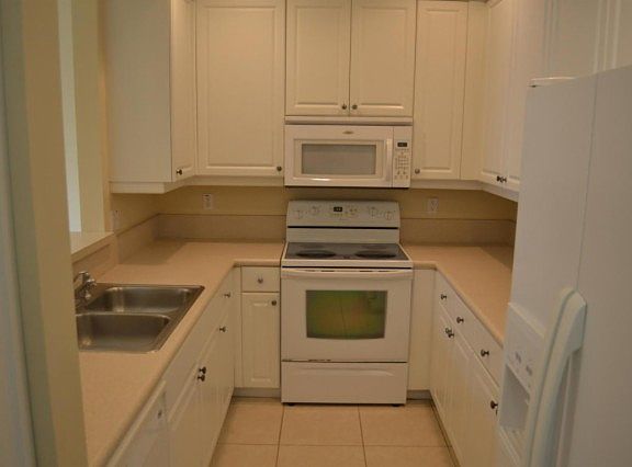 3rd image of 1542 Limetree Bay Ave