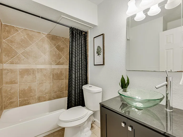 2020 S Congress Ave #1215 — Photo 8