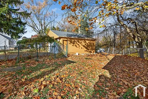 16701 Raymond St — Photo 42