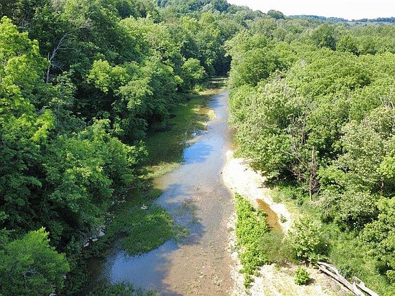 2nd image of 400 Meyers Rd