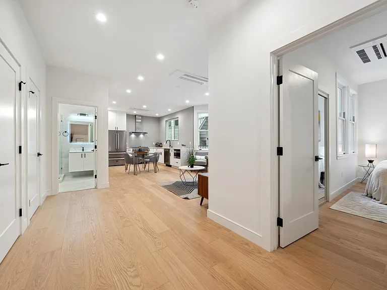 1200 Jackson St #1210 — Photo 3