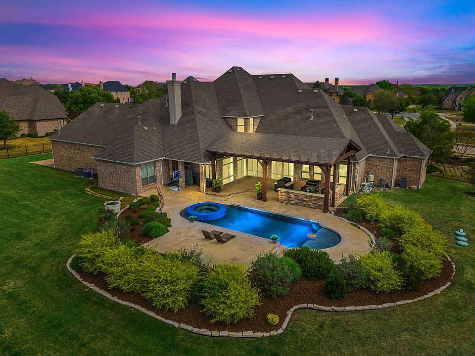 1st image of 1061 Kingsbridge Ln