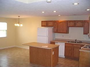 4th image of 1064 N West St