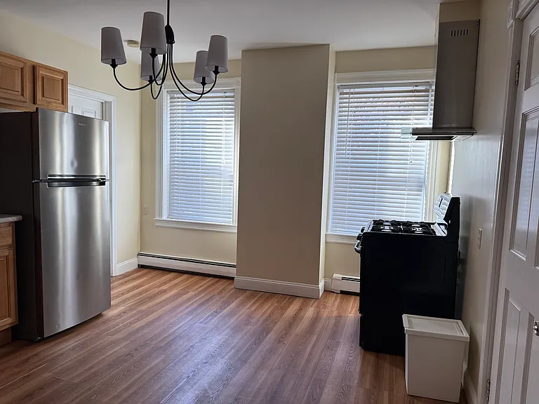 18 Holmes St #1 — Photo 6