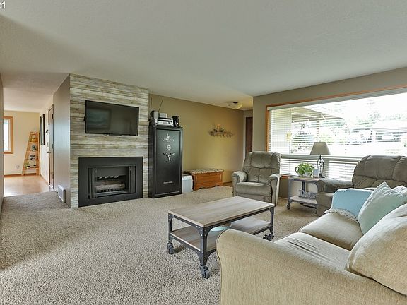 5th image of 21601 S Lee Dr