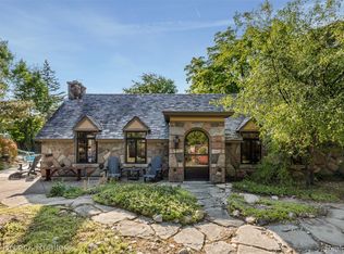 16281 Fairfax St, Southfield, MI 48075