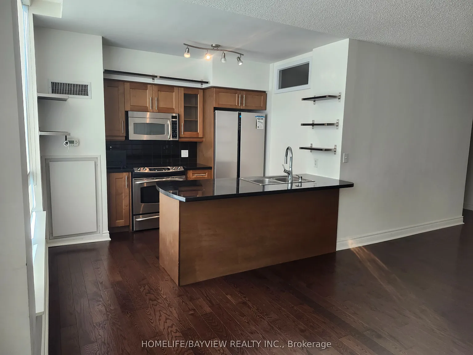 Park Lake Residences — Photo 3
