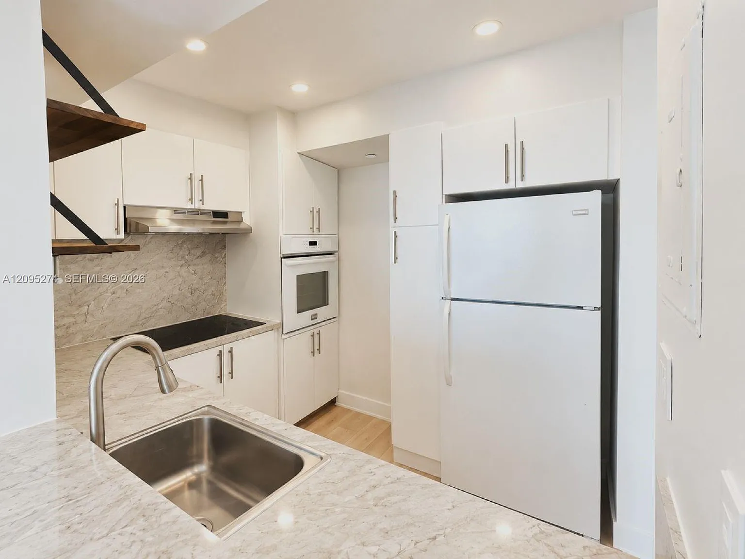 Mirador 1000 Condo — Photo 3