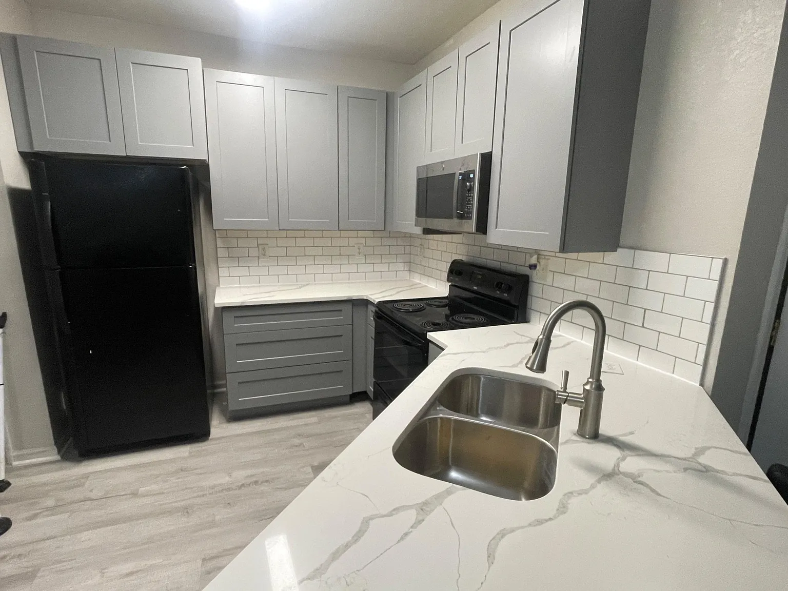 1 bed, 1.0 bath, 1300 sqft, $771 — Photo 4