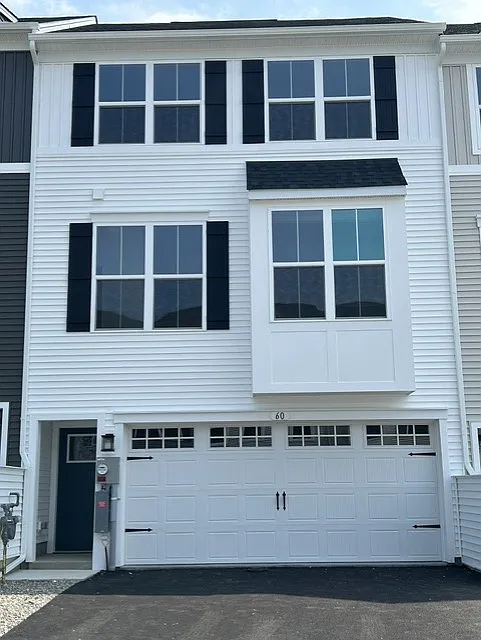 90 E Penn Dr #60