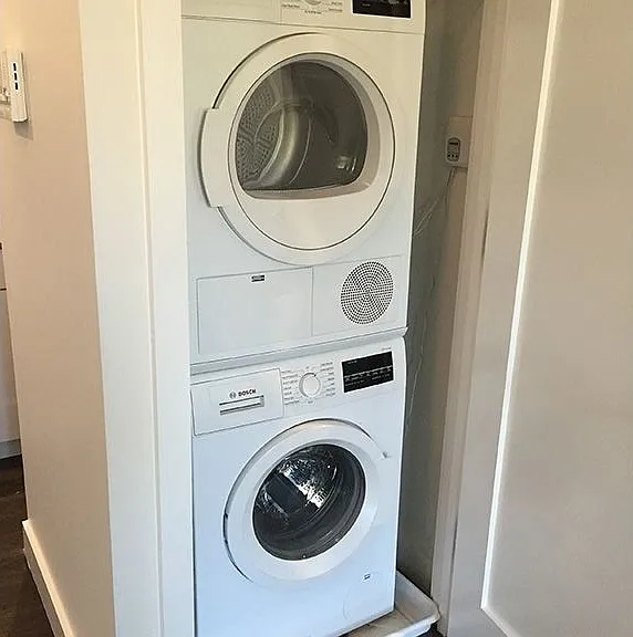 88 Perry St #4R — Photo 10