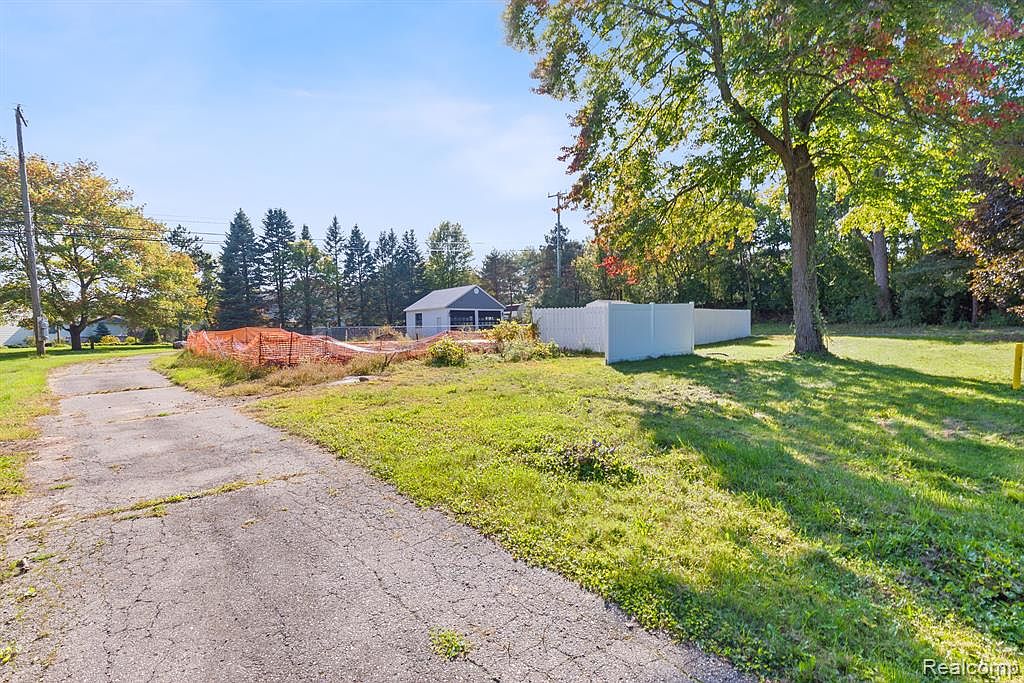 6169 Waldon Rd, Clarkston, MI 48346 MLS 20230084652 Zillow