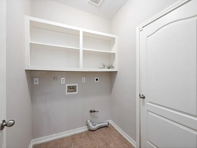 6118 Pine Lakes Dr — Photo 10