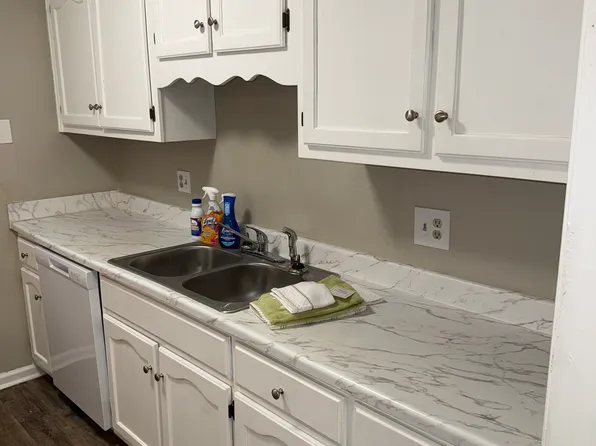 2421 Gaslight Pl SW #8, Decatur, AL 35603