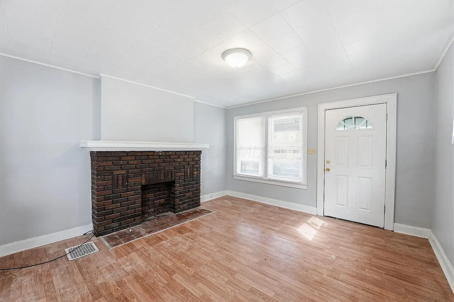 3 bed, 1176 sqft, $1,700 — Photo 2