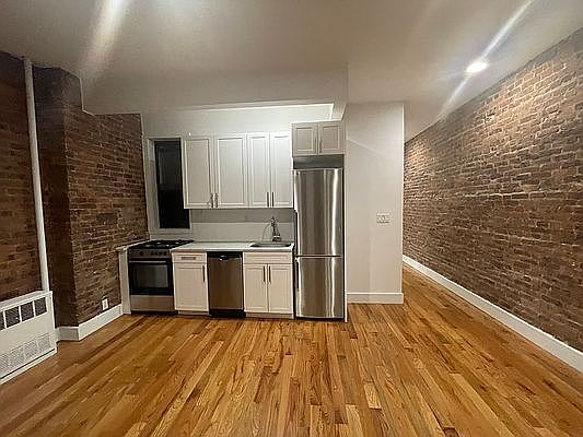 2nd image of 1490 Bedford Ave #3R