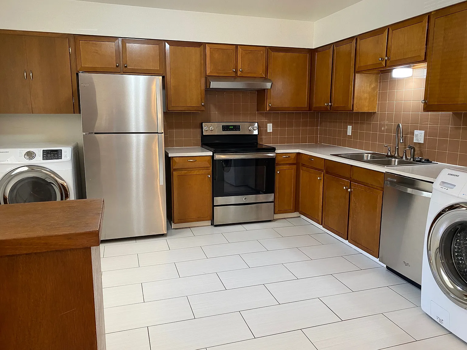 2 bed, $1,395 — Photo 2