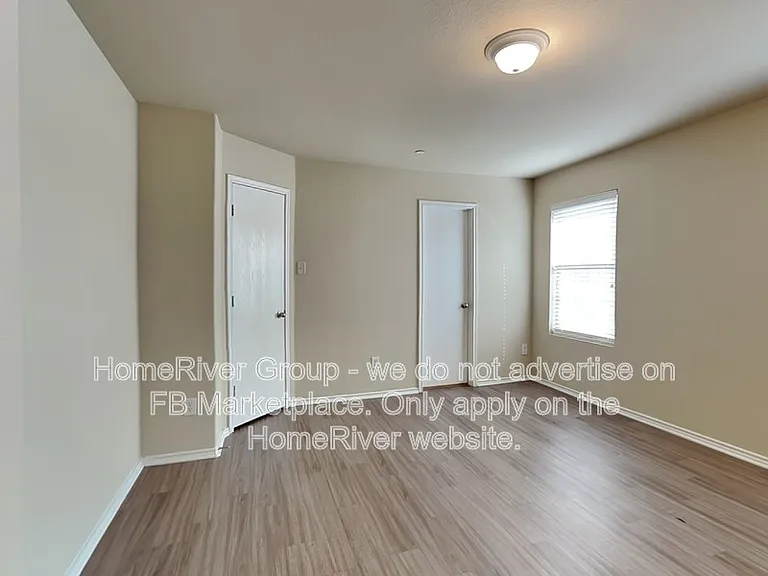 1127 Sophia St — Photo 9