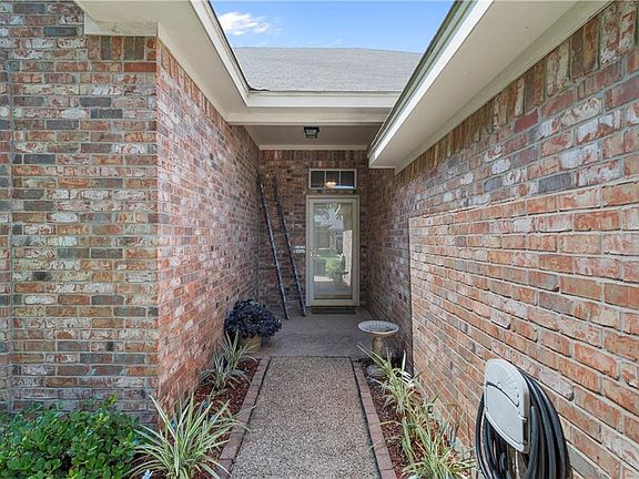 2nd image of 10305 Eagle Mountain Dr