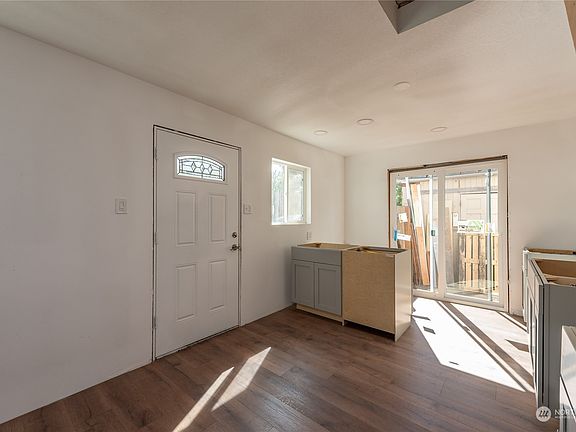 5th image of 4050 E B Street