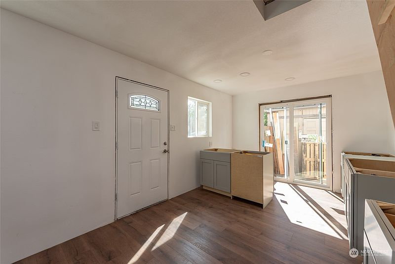 5th image of 4050 E B Street
