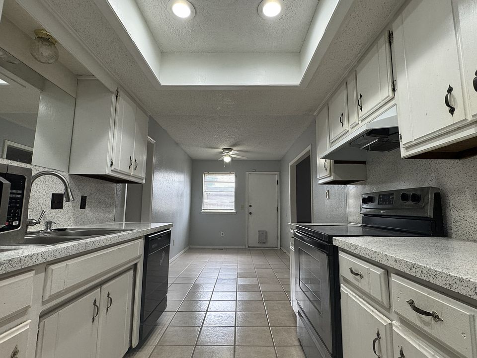 1st image of 939 SW 98th St #939