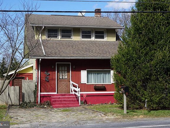 2nd image of 5521 Lincoln Hwy W #W