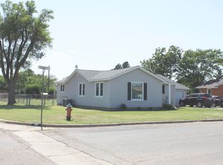 801 Charles Ave, Panhandle, TX 79068