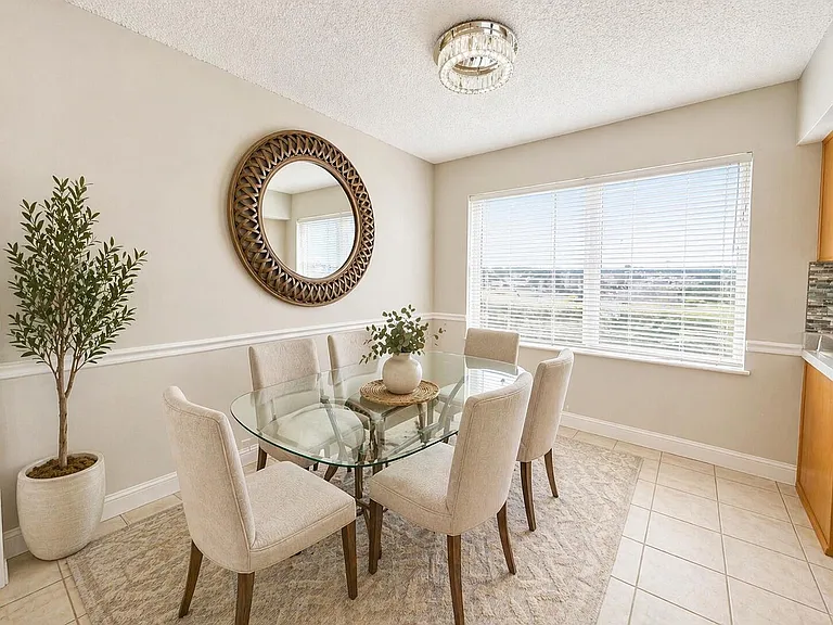 1 Canterbury Dr E #A — Photo 2