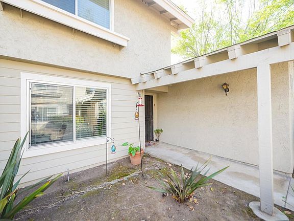 2nd image of 929 Jamacha Rd Unit B