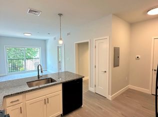 118 Old Colony Ave #111, Quincy, MA 02170