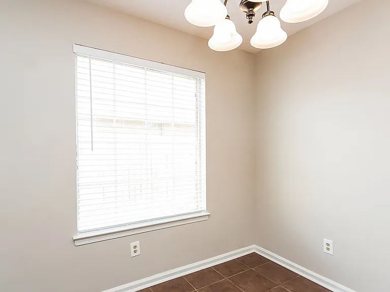 1886 Towson Ln — Photo 3