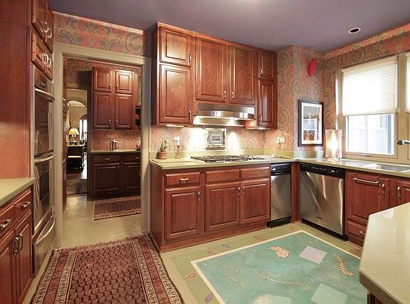 4th image of 3920 N Lake Shore Dr APT 4S