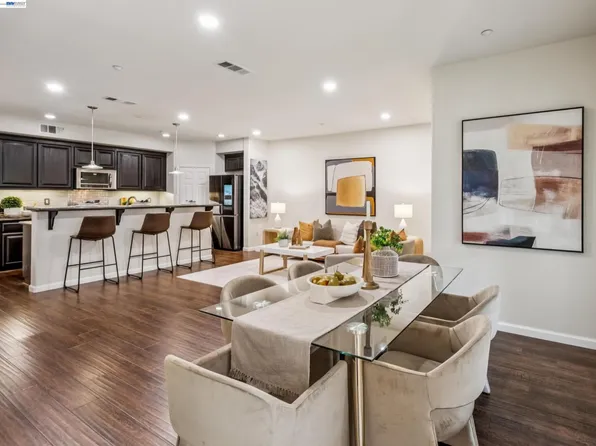 4366 Fitzwilliam St, Dublin, CA 94568