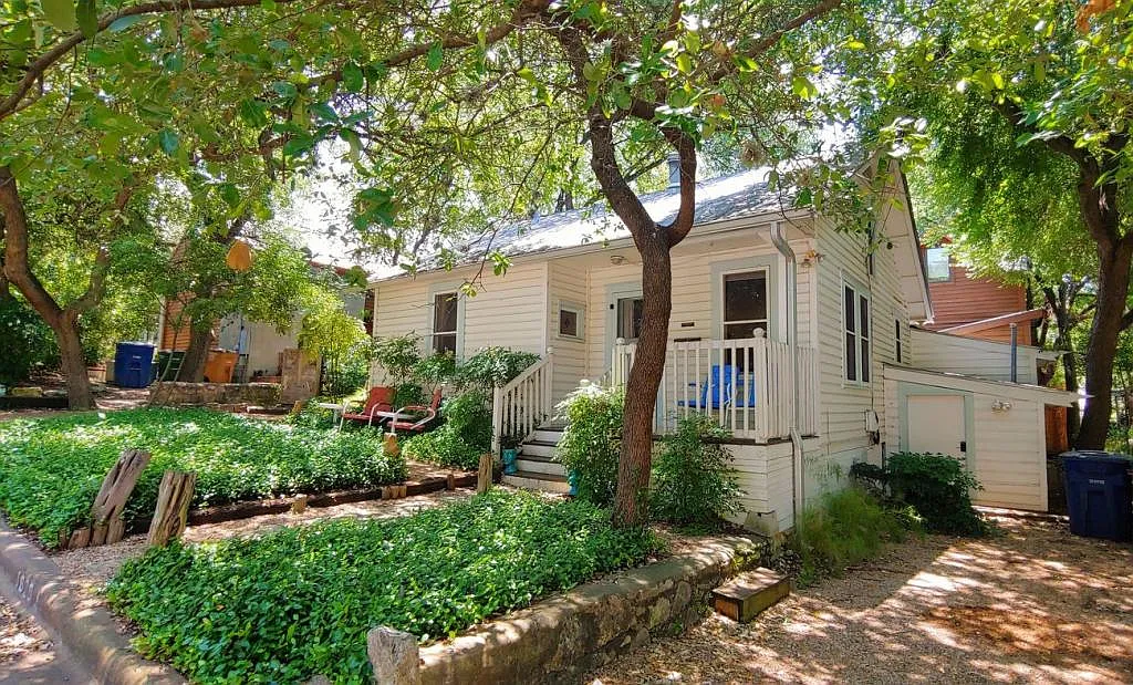 1629 Waterston Avenue — Photo 4