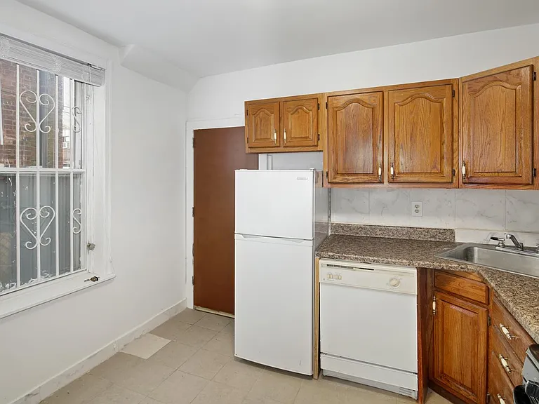 1212 N 24th St — Photo 28