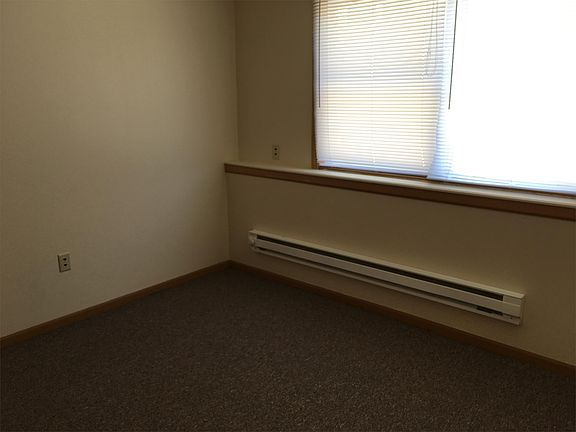 4th image of 3027 River Rd APT 1