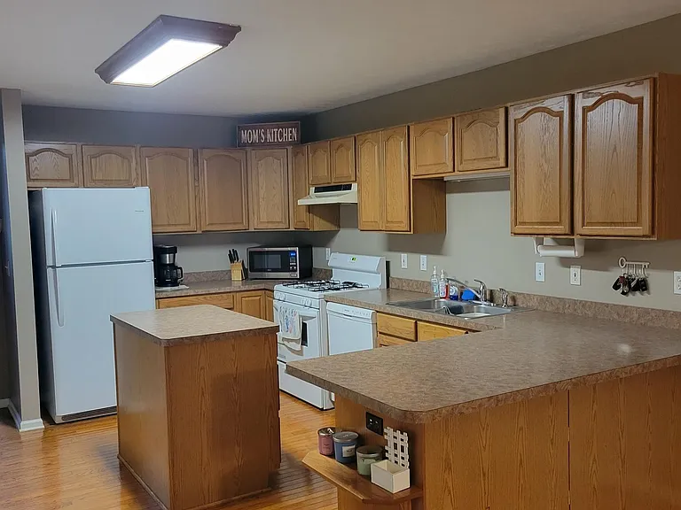 1803 Stone Manor Cir — Photo 10