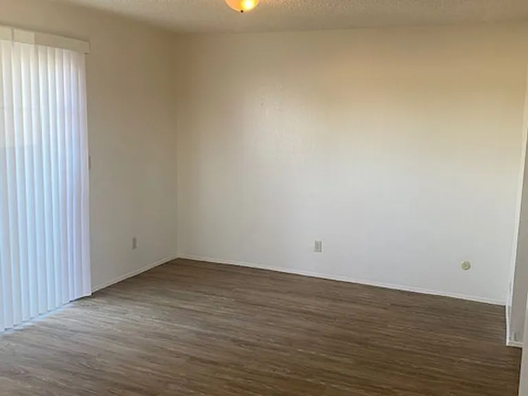 3900 El Potrero Ln #1 — Photo 2