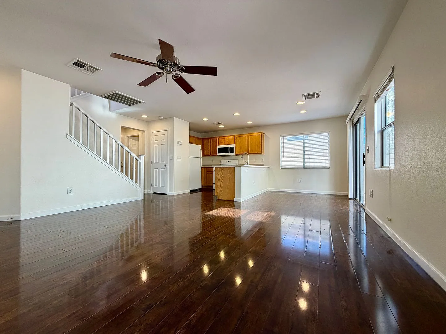 Beautiful Northwest 3 Bedroom Home with Wood Laminate Flooring No Carpet! — Photo 4