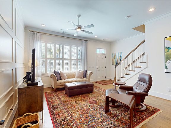 4th image of 114 Tuttle St