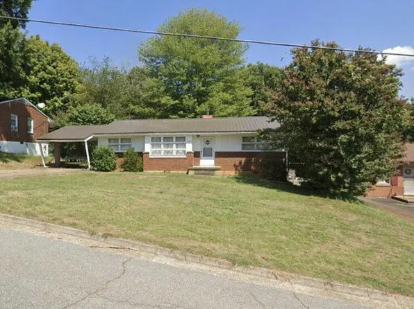 909 Owens Rd, Martinsville, VA 24112