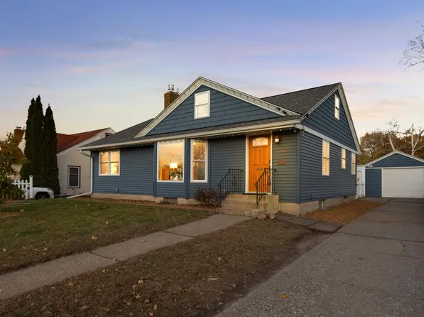 1344 Saint Albans St N, Saint Paul, MN 55117