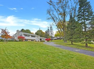 1620 Greenview Dr, Brookfield, WI 53045